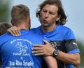 Bild: A. Schwarzmeier
Die SpVgg Schirmitz beklagt einen unerwartet schwachen Saisonstart. Trainer Josef Dütsch (rechts) ist in diesen Tagen schon mal als Aufmunterer gefragt. Das aktuelle Hauptproblem ist die Abschlussschwäche. Mit vier erzielten Toren hat die SpVgg die schwächste Offensive in der Bezirksliga.