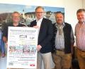 Bild: Hirsch
Gastwirt Arthur Schötz, OB Andreas Feller, Schirmherr MdL Alexander Flierl, Festwirt Josef Huger und Moderator Fabian Borkner werben für das Festival „Alpensound im Bayernland“ am 1. September im Zelt auf dem Volksfestplatz.
