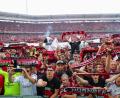 Bild: dpa
Endlich wieder Bundesliga: Club-Anhänger feiern nach dem letzten Zweitliga-Spiel gegen Fortuna Düsseldorf den Bundesliga-Aufstieg. Die FCN-Fanclubs in der Region fiebern dem Saisonauftakt im Fußball-Oberhaus entgegen und glauben fest an den Klassenerhalt.