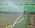 Bild: ref
Die Sprinkleranlage läuft bei der DJK Ammerthal aufgrund der langen Trockenheit jeden zweiten Tag von in der Früh bis Abends. In der Nacht wäre es sinnvoller, erklärt Platzwart Reinhold Badura. Aber ein Anwohner hat etwas dagegen.