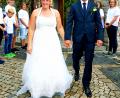 Bild: ckl
Feuerwehrkommandant Bernhard Schmidt und seine Stefanie, geborene Gleißner, gaben sich in Wäldern das Jawort.