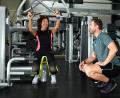 Bild: bgm
Dr. Gudrun Graf geht mit gutem Beispiel voran. Sie will mehr Menschen zu einer gesünderen Lebensweise und vor allem zu mehr Sport bewegen. „Sport spart Pillen“, sagt die Internistin. Mit ihrem Personal Trainer Markus Maier feilt die Notärztin auch an ihrer eigenen Fitness.