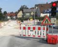 Bild: Gemeinde Kümmersbruck
Derzeit kann die Vilstalstraße in Theuern auch im Baustellenbereich mit Ampelregelung befahren werden. Ende August/Anfang September ist hier vorübergehend eine Vollsperrung nötig.