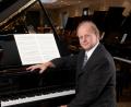 Bild: exb
Professor Wolfgang Manz ist ein gefragter Solist und Musikpädagoge. Die Teilnehmer eines Meisterkurses in Bad Steben geben mit ihm ein Konzert im Egerland-Kulturhaus.