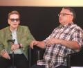 Bild: Hirsch
Film-Legende Helmut Berger (links) war auf Einladung von Kino-Betreiber Fredrik Hohrath (rechts) nach Schwandorf gekommen.