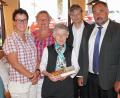 Bild: fvo
Anni Güll (Mitte) aus Frankenrieth feiert ihren 80. Geburtstag.