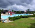 Bild: exb
Auch wenn es hier nicht so ausschaut - dunkle Wolken zogen heuer selten über das Freibad Altglashütte. Schwimmmeister Siegfried Walter ist mit den Besucherzahlen zufrieden.