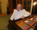 Bild: tie
Der Norweger Einer Stehen Nöckleberg spielt in Nittenau Werke seines Landsmanns Edvard Grieg.
