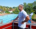 Bild: gsb
Der Bademeister Horst Linder hat alles im Blick im Freibad Windischeschenbach - auch einen vielleicht neuen Besucherrekord.