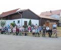 Bild: rpp
Zahlreiche Gläubige kommen zum Kreuz in die Dorfmitte von Weha zur Andacht.