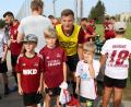 Bild: gru
Patrick Erras, ein Oberpfälzer in den Reihen des 1. FC Nürnberg, gehört natürlich zu den begehrtesten Partnern für ein Foto zur Erinnerung an den Trainingsbesuch der Clubfreunde Edelsfeld.