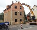 Bild: e
Das bekannte Gebäude Vilstalstraße 104 gibt es heut nicht mehr. Es ist gestern abgerissen worden.