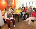 Bild: Stadt Tirschenreuth
Das neue Malbuch in guten Händen: (von rechts) Heimleitung Anneliese Dombrowsky, Stadtmarketingsvorsitzender Karl Jäger, Stadtmarketing-Mitarbeiterin Susanne Stich, zweiter Bürgermeister Peter Gold, Beirätin Rosa Eckert, Beirätin Helga Burger, Beirätin Margarete Venzl, Beirats-Vorsitzende Petra Bitterer, Betreuungsleiterin Jasmin Polster und Beirätin Renate Kellner.