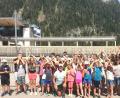 Bild: es
Mit zehn Betreuern des TSV Tännesberg erlebten 31 Kinder ohne ihre Eltern beim mehrtägigen Trainingscamp in Inzell erlebnisreiche Tage. Der Wunsch nach einer Neuauflage im nächsten Jahr ist deshalb bei allen groß.Fritz Fischer mit blauen-grauen T-Shirt ist vorne in der Mitte.
