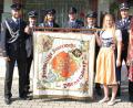 Bild: exb
Eine Abordnung der Feuerwehr Dürnersdorf besuchte die Stickerei in Engelsberg, um Details für die neue Fahne festzulegen: (von links) Florian Plank, Josef Hauser, Johannes Setzer, Dietmar Weinfurtner, Robert Köppl, Franziska Frey, Franz Lorenz und Carmen Zwislsperger.