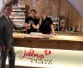 Bild: stg
Bürgermeister Werner Nickl (l.) gratulierte Holger Märkl und Ehefrau Daniela Wild zur Eröffnung des neukonzipierten Ladens,