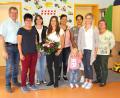 Bild: boj
Die neue Leiterin Christina Zwack (Vierte von links) freute sich über den Empfang mit Bürgermeister Martin Prey (von links), stellvertretender Leiterin Stefanie Gradl, Kinderpflegerin Stephanie Hösl, Kinderpflegerin Tanja Löffelmann, Sachbearbeiterin Anja Ried, Kinderpflegerin Patricia Lohrer und der neuen Raumpflegerin Gerlinde Fleischmann.