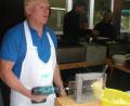 Bild: gis
Edwin Precht hat die Kartoffel-Lockenmaschine fest im Griff.