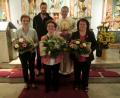 Bild: bjo
Chorleiter Roland Nitzbon und Pfarrer Werner Sulzer (hinten, von links) ehren (vorne, von links) Margarete Eichhammer für 35 Jahre, Rita Weigert für 65 Jahre und Marianne Scheibinger für 30 Jahre Mitgliedschaft im Kirchenchor.