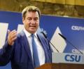 Bild: Gerhard Götz
Ministerpräsident Markus Söder am Dienstagabend beim Sommerempfang der CSU auf Schloss Guteneck. Am Sonntag spricht er in Weiden.