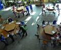 Bild: exb
An den großen Werktischen im BBZ bauten die Kinder ihr neues
Spielzeug für die restlichen Ferientage.