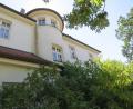 Bild: Ulla Britta Baumer
Architektonisch sehr schön ist das alte Schulhaus einer vornehmen Villa nachempfunden worden.