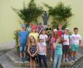 Bild: exb
13 Kinder nahmen am Ferienprogramm, das der OWV Bärnau gestaltete, teil. Bei der Tour durch die Altstadt gab es viel zu entdecken. Auch Kaiser-Ludwig-Brunnen markiert einen besonderen Punkt der Stadtgeschichte. König Ludwig der Bayer hält nämlich das Dokument der Stadterhebung in der Hand.
