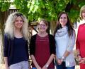 Bild: twi
Lehramtsanwärterin Michaela Kiesl, die Lehrerinnen Lisa Fischer und Alexandra Rücker, Rektorin Diana Neidhardt (von links)
