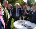 Bild: jrh
Fröhliche Runde vor der Eröffnung der Archäo-Werkstatt: (von links) Wiesaus Bürgermeister Toni Dutz, Bezirkstagsvizepräsident Lothar Höher, Landrat Wolfgang Lippert (Mitte), Landtagsabgeordneter Tobias Reiß und Kultusminister Bernd Sibler.