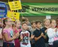 Bild: gsb
"Herzlich Willkommen" singen die Schüler der Hans-Schelter-Schule. Aufgepasst im Straßenverkehr, heißt es wenig später.