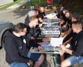 Bild: mde
Vorstand und einige Mitglieder des Burschen- und Madlervereins Kemnath besprechen noch die letzten organisatorischen Maßnahmen. In einer Woche steigt in der Mehrzweckhalle wieder die „Kemnather Kirwa“.