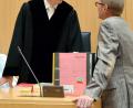 Bild: ca
Das erste Plädoyer hält am Freitag Staatsanwalt Peter Frischholz. Rechts im Bild Nebenklagevertreter Tobias Konze.