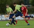 Bild: ham
Der Pfreimder Stefan Schießl (Mitte) zieht ab. Sein Teamkollege Bastian Lobinger beobachtet die Szene. Am Samstag müssen beide mit ihren Teamkollegen in Tegernheim ran.