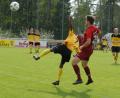 Bild: Rudi Gebert
Am vergangenen Sonntag gewann der TSV Waldershof (rechts Julian Fritsch) beim FC Tirschenreuth II (links Samuel Gebru Fantaye) mit 2:0. Am Samstag will der Spitzenreiter der Kreisklasse Stiftland im Heimspiel gegen den SV Schönhaid im elften Spiel den elften Sieg landen.