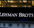 Bild: dpa
Ein Schriftzug an der Zentrale von Lehman Brothers. Vor 10 Jahren meldete die US-Investmentbank Konkurs an.