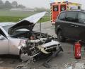 Bild: gf
Ziemlicher Totalschaden – so die Einschätzung der Polizei, nachdem bei Immenstetten ein links abbiegender Seat und ein geradeaus fahrender Mercedes frontal zusammengestoßen waren.