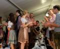 Bild: do
Oh Kirwa lou ned nou heißt es stimmungsvoll vor und auf den Bänken und Biertischen.