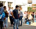 Bild: zer
Die Besucher stehen Schlange vor dem Einlass.