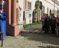 Bild: sck
Schon am Kirchenportal klang den Teilnehmern an der Kirchenführung von Luitpold Dietl der Gesang der Michelfelder Moidla entgegen