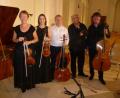 Bild: Reinhold Tietz
Werke von Haydn, Schubert und Beethoven stehen auf dem Programm des Romantikkonzerts in Waldsassen mit (von links) Brigitte Gerlinghaus, Stefanie Heinrich, Hermann Heinrich, Christoph Hammer und Axel von Huene.