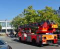 Bild: Dobmeier
Die Drehleiter der Feuerwehr Weiden kommt zum Glück an der Berufsschule nicht zum Einsatz.