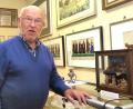 Bild: Hirsch
Wilhelm Dörfler leitet die Heimatstube der Falkenauer, deren Exponate gerade elektronisch erfasst werden.