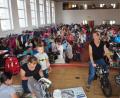 Bild: gz
Der Ansturm beim Kinderbasar ist wieder riesig.