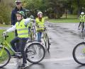 Bild: gsb
Abbiegen muss gelernt sein! Die Schüler einer 4. Klasse der Grundschule Schirmitz üben im Schulverkehrsgarten.
