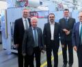 Bild: exb
MdL Klaus Holetschek (Mitte) besuchte das Unternehmen MMM in Begleitung von (von links) MdL Alexander Flierl, Unternehmer Michael Koller, Landrat Thomas Ebeling und Geschäftsführer Michael Geutler.