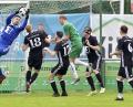 Bild: Hubert Ziegler
Torhüter Christopher Sommerer (links) und seine Vorderleute in der Abwehr haben einen großen Anteil daran, dass es bei der DJK Ammerthal in dieser Saison so gut läuft. In 13 Spielen gab es lediglich 11 Gegentore, nur der Würzburger FV und der TSV Aubstadt (beide 10) sind besser.