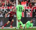 Bild: agentur_dpa
Da ist sein erstes Tor: Nürnbergs Youngster Törles Knöll (links) bejubelt das 2:0 gegen Hannover 96. Bild: Daniel Karmann/dpa