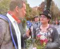 Bild: dob
Landesschützenkönigin Nicole Wittmann erhält sogar ein eigenes Interview mit Moderator Roman Roell in der Maximilianstraße.