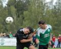 Bild: gb
Der Plößberger Peter Tretter (rechts) gewinnt den Luftkampf gegen Thomas Schieder. Die SpVgg Vohenstrauß kassierte beim 0:1 in Plößberg die erste Saisonniederlage.