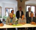 Bild: sck
Am Gesprächstisch im Bürgerhaus (von links): SPD-Ortsvorsitzender Günter Sertl, 3. Bürgermeister Norbert Gradl, Angelie Leißner, Bezirksrat Richard Gaßner, Bundestagsabgeordnete Bärbel Kofler, Landtagsabgeordneter Reinhold Strobl, 2. Bürgermeister Herbert Lehner, Bezirkstagslistenkandidat Peter Danninger und Landtagsdirektkandidat Uwe Bergmann.
